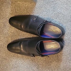 Black dress shoes
